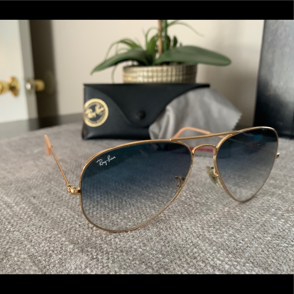 *AUTHENTIC* Ray Ban Blue Gradiant Gold Sunglasses